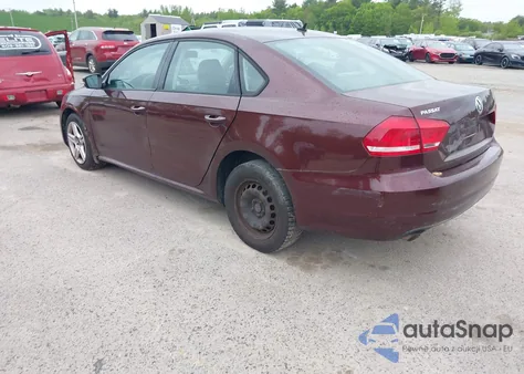 2013 Volkswagen Passat 2.5L S z USA, uszkodzony, nr VIN 1VWAP7A34DC065484